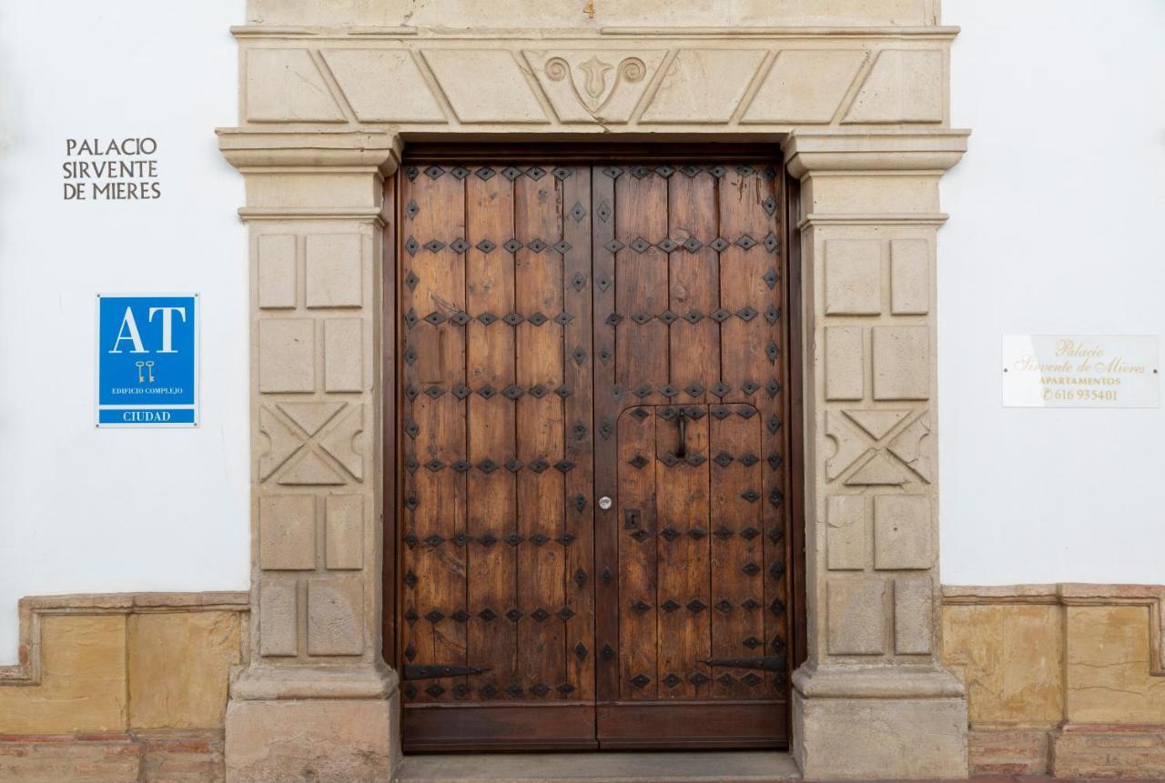 Palacio Sirvente Mieres - Parking Gratuito Andújar Kültér fotó