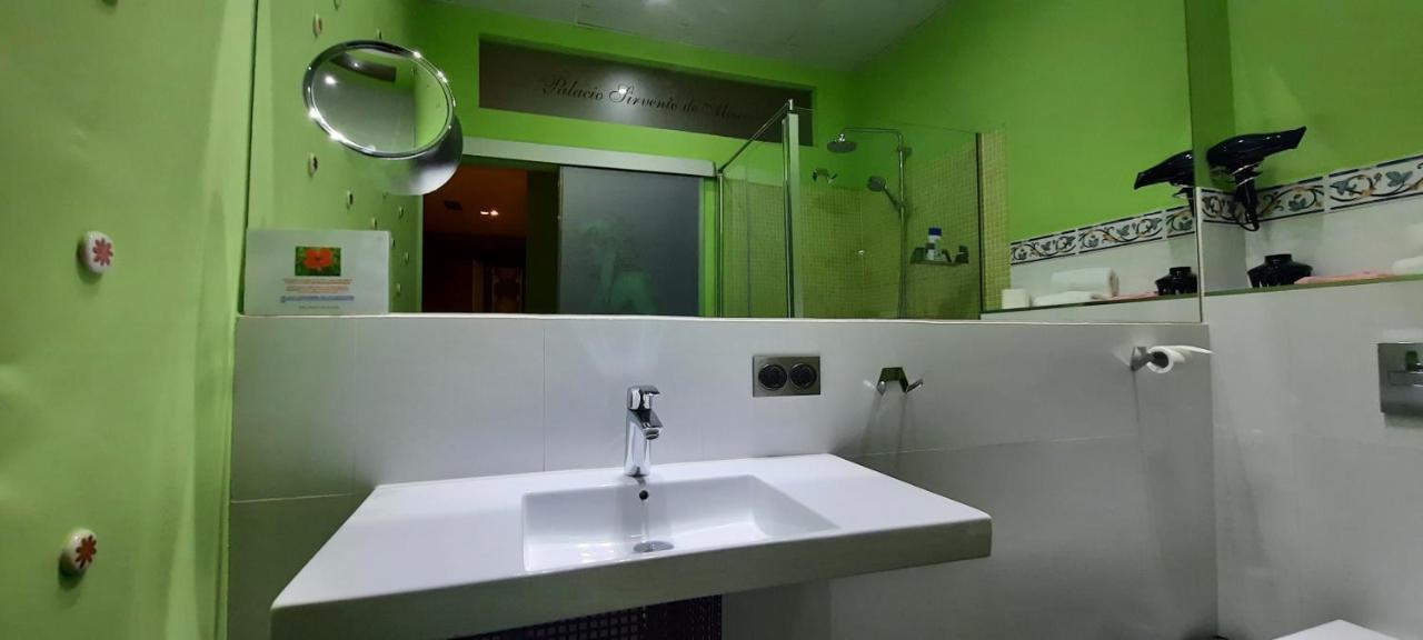Palacio Sirvente Mieres - Parking Gratuito Andújar Kültér fotó
